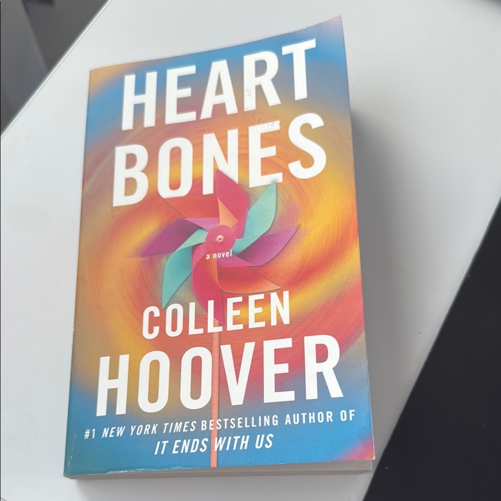 'Heart Bones' Novel by Colleen Hoover